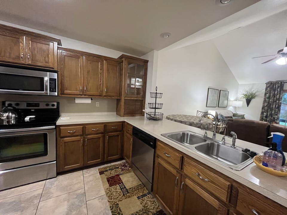 Full kitchen