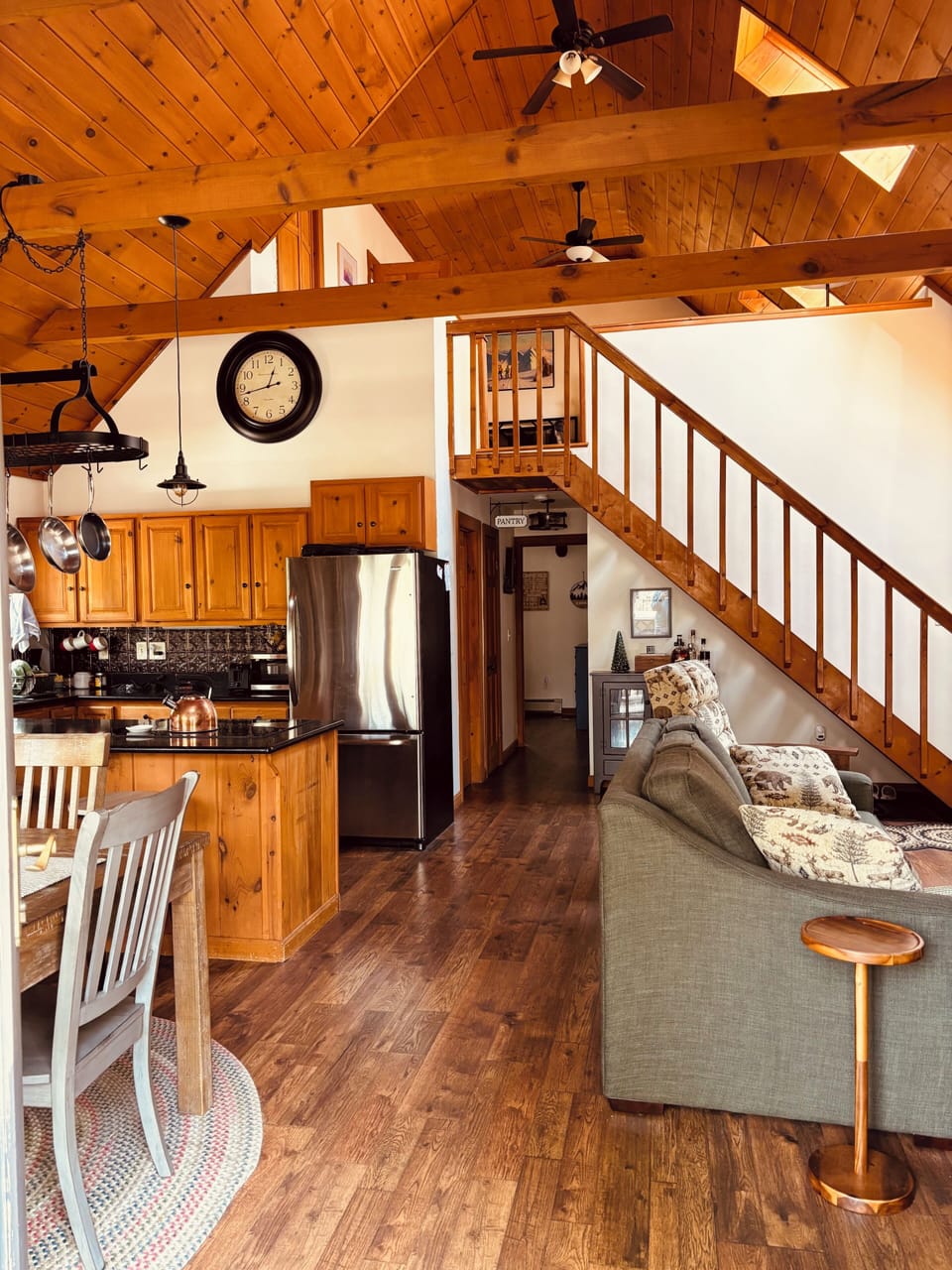 Open plan allows for an easy flow theoughout the house and to the outdoors.