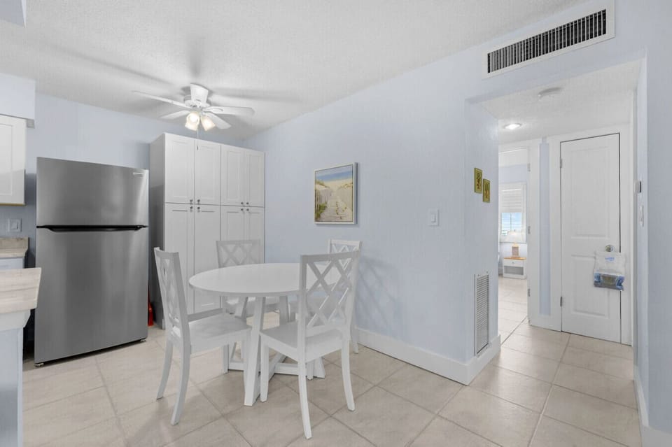 Dining Area Seating for 4