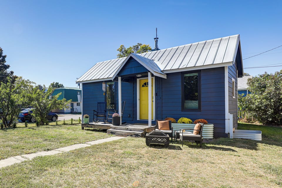 Kalispell Vacation Rental | 2BR | 1BA | 1,188 Sq Ft | 3 Steps to Enter