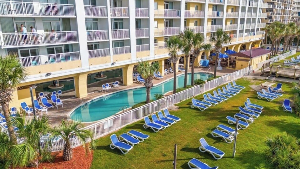 Outdoor swimming pool!