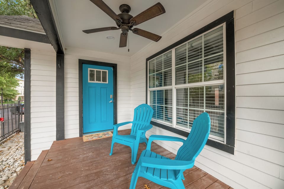 A cheerful spot for morning coffee.