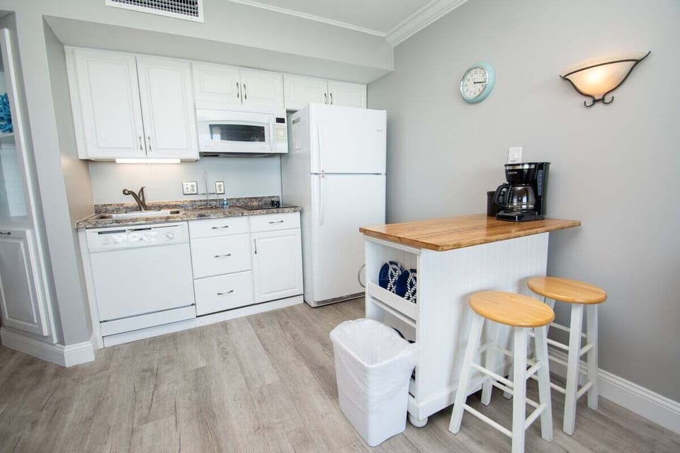 Kitchen and Dinning Room.