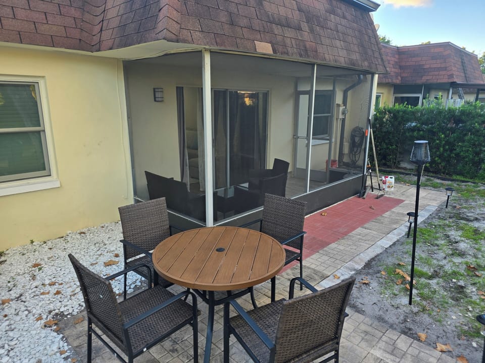 Outdoor dining