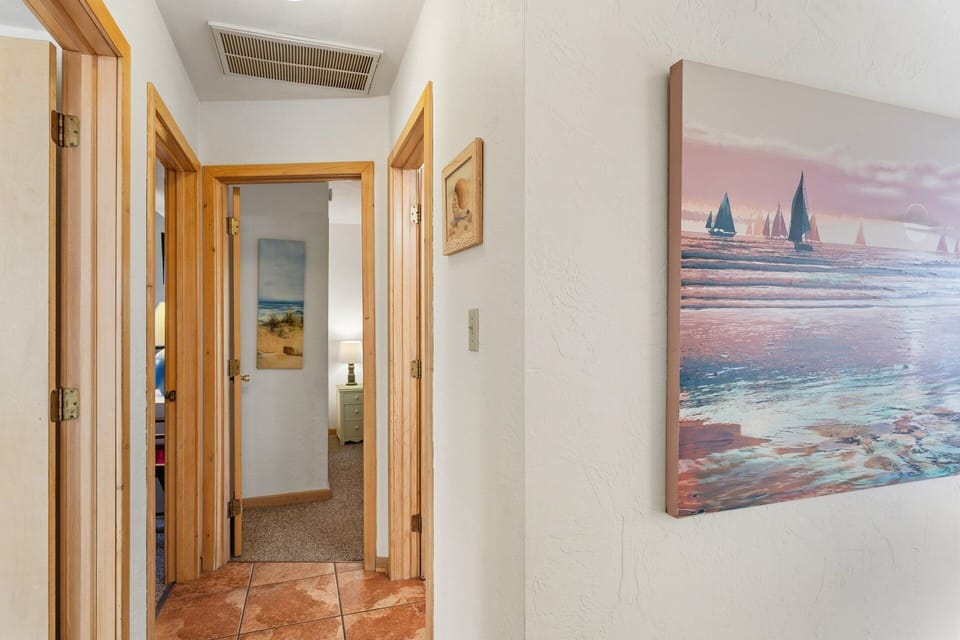 Mid Level Hallway