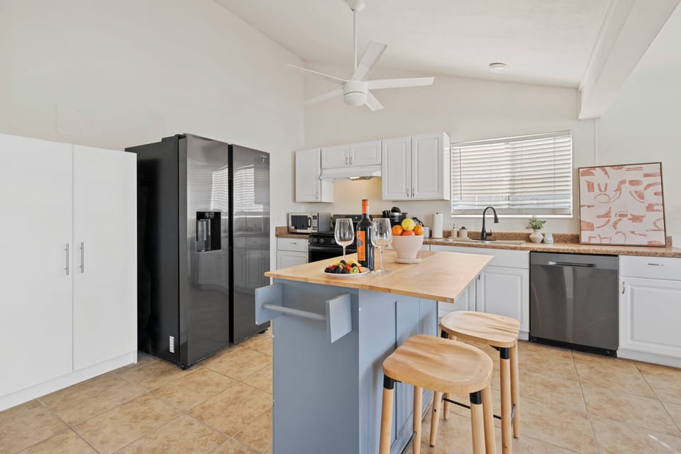 Fully equipped kitchen for your culinary creations.