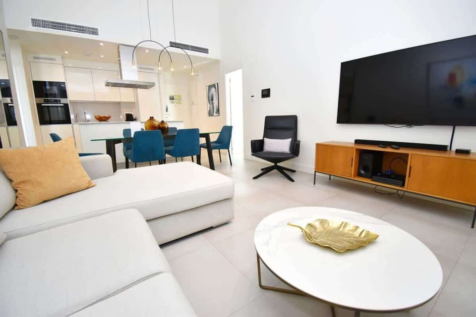 Lounge property management