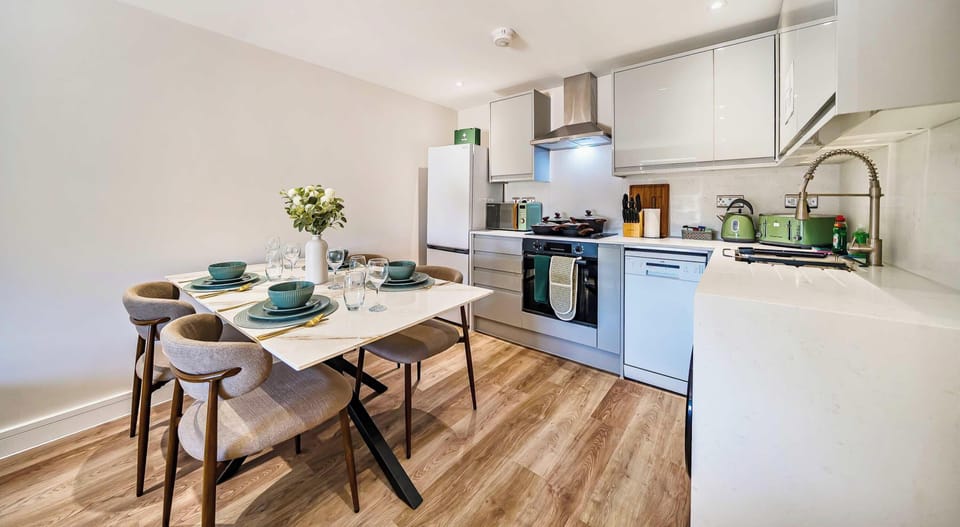 SPACIOUS KITCHEN AND DINING AREA