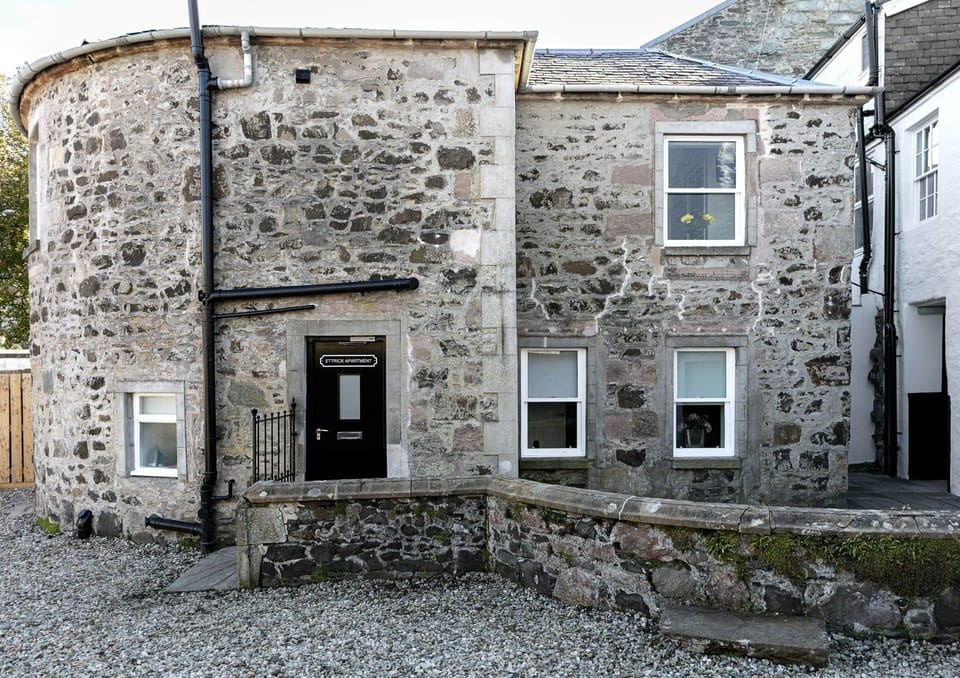 Ettrick Apartment Entrance