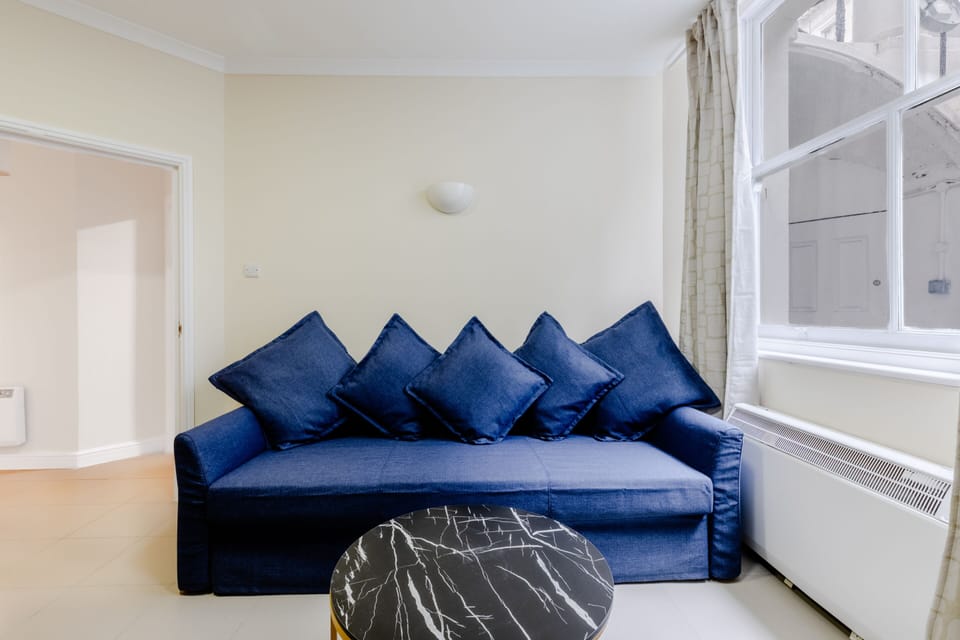 Living Room / Lounge