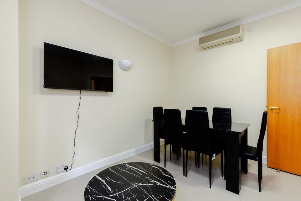 Living Room / Lounge