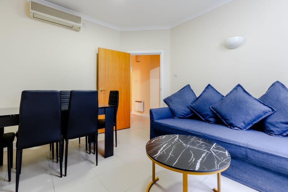 Living Room / Lounge
