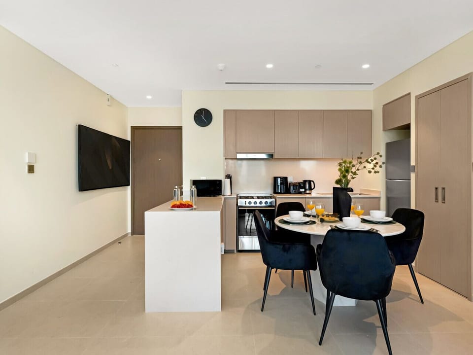 Fully Equipped Modern Kitchen and dining