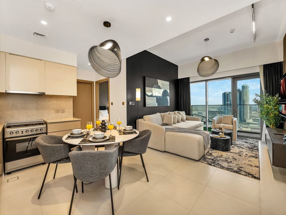 Fully Equipped Modern Kitchen and dining