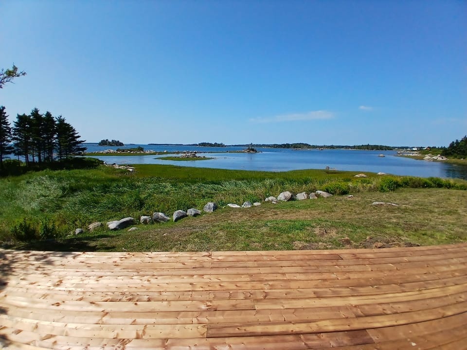 Large front deck, just a few meters from the ocean