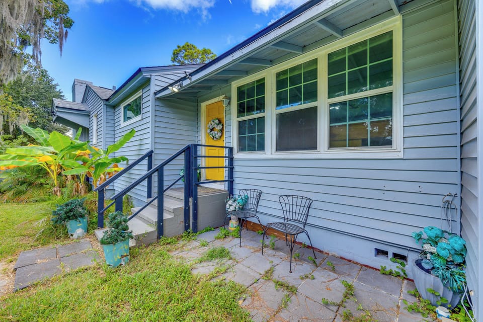 Jacksonville Vacation Rental | 3BR | 1BA | 1,200 Sq Ft | 6 Steps to Enter