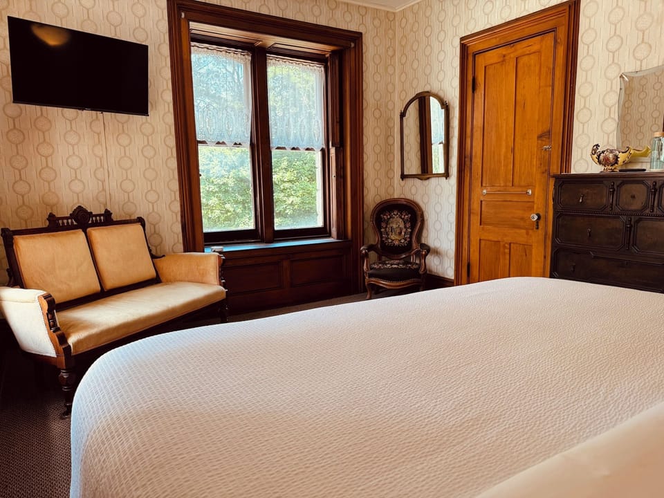 Room #1 King Bed