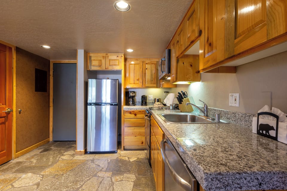 Spread out on granite counters and prep meals with ease.