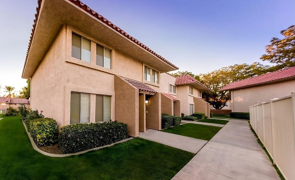Play a quick lawn game and enjoy carefree afternoons.