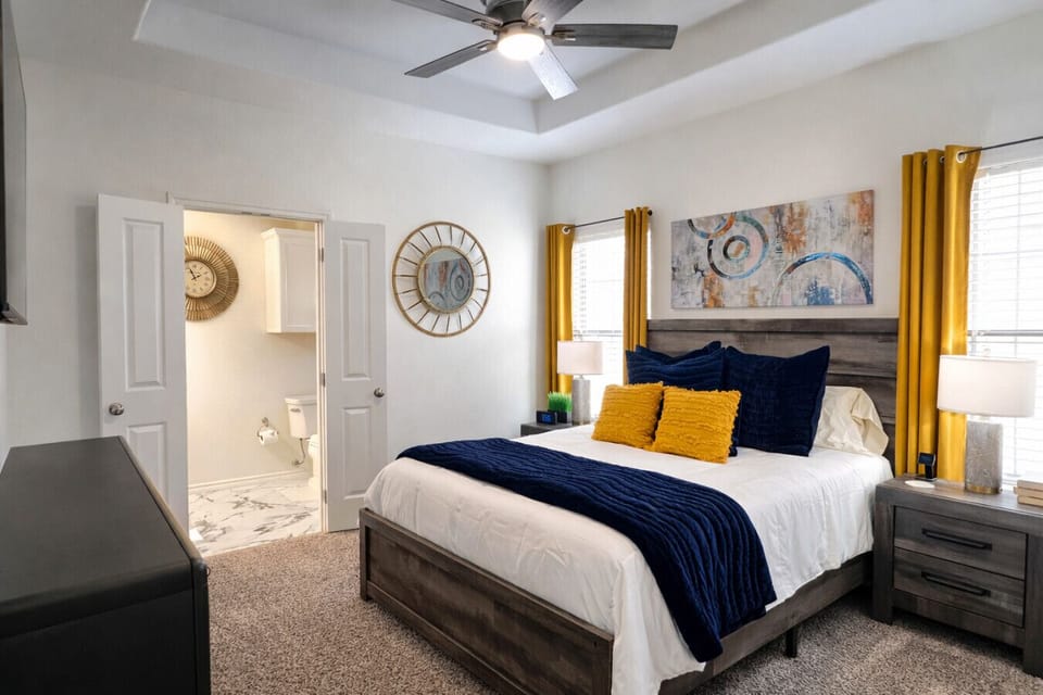 Bedroom 2: Queen Bed w/tv and ensuite bathroom