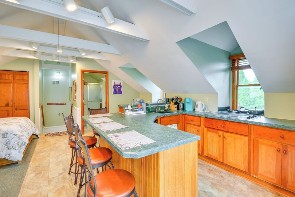 Kitchenette | Refrigerator | Dishwasher | Microwave | Main Level