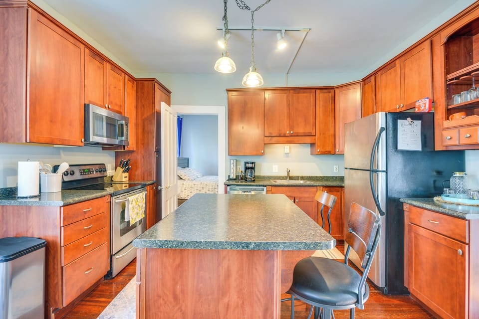 Kitchen | Dishwasher | Workspace w/ Computer | Free WiFi