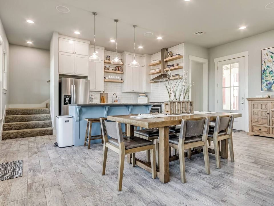 Dining area with seating for six