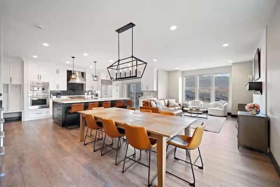 Dining Table with 8 Chairs