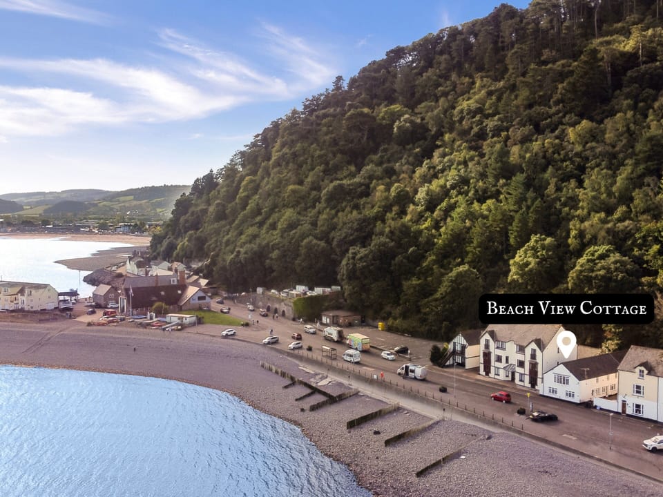 Beach View Cottage on the seafront in Minehead