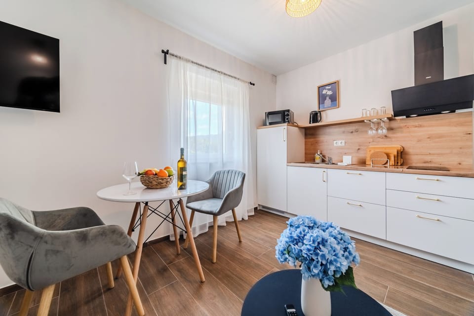 Kitchen and dining area