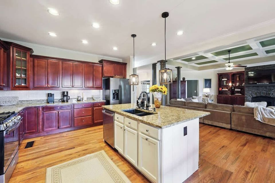 Lots of space to cook and socialize in the kitchen!
