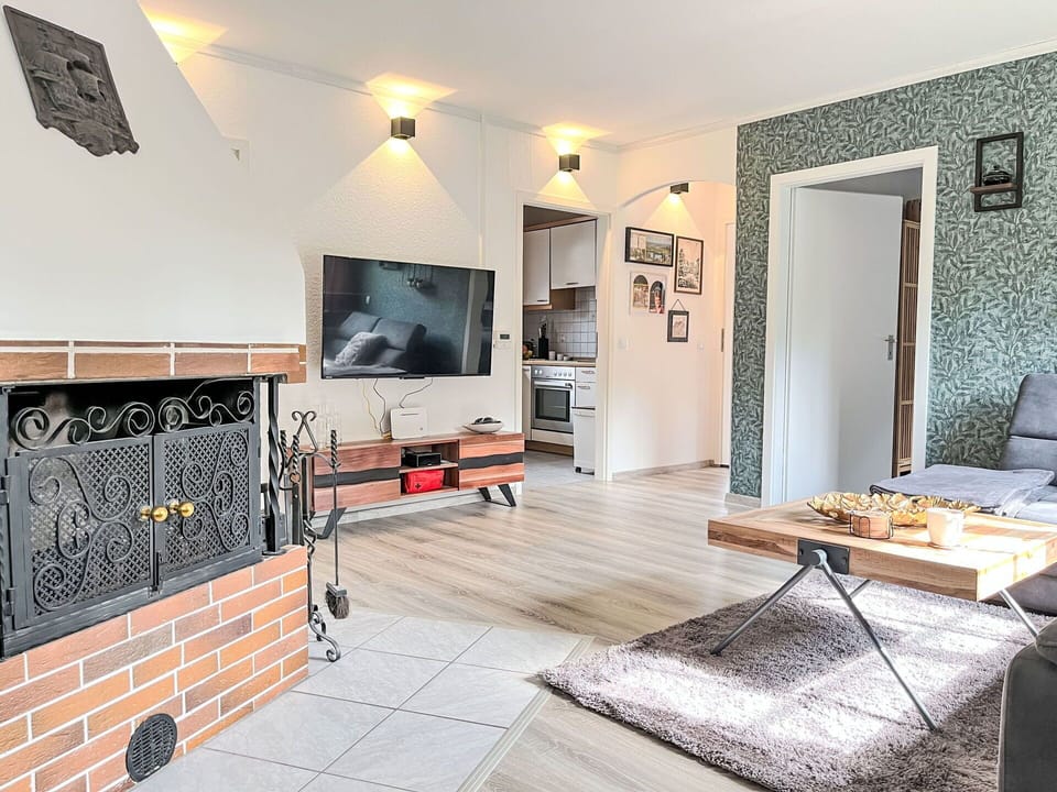 Furniture, Interior Design, Flooring, Wall, Wood, Floor, Ceiling, Living Room, Room, Lighting