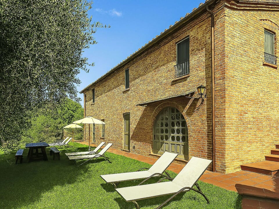 Wall, Architecture, Brick, Brickwork, Estate, Garden, Cottage, Lawn, Farmhouse, Yard