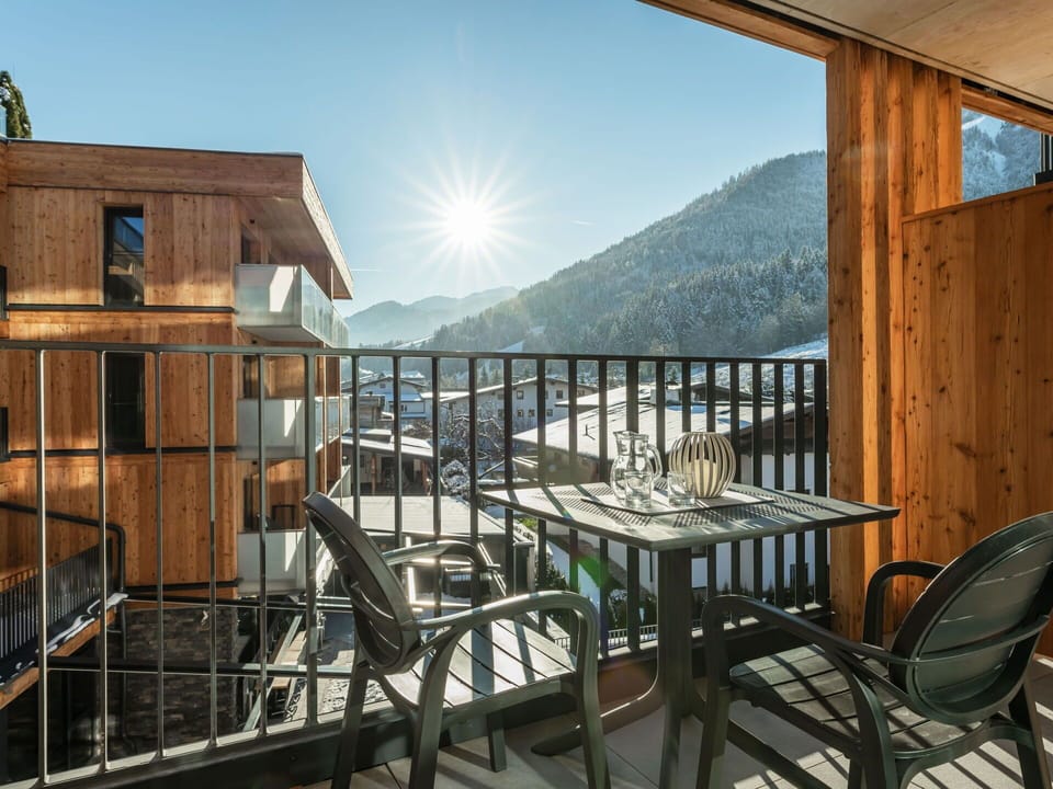 Balcony, Mountain Range, Hill Station, Hardwood, Valley, Wood Stain, Ridge, Alps, Plank, Mountain Village