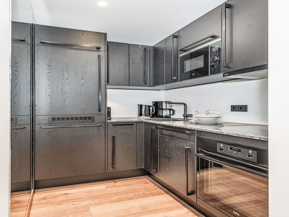 Wood, Kitchen, Flooring, Kitchen Appliance, Cabinetry, Countertop, Floor, Major Appliance, Ceiling