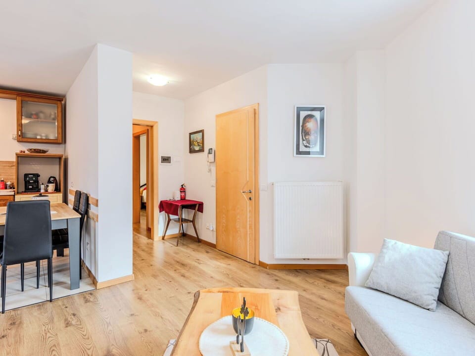 Wood, Furniture, Interior Design, Flooring, Floor, Room, Apartment, Chair, Wood Flooring, Hardwood