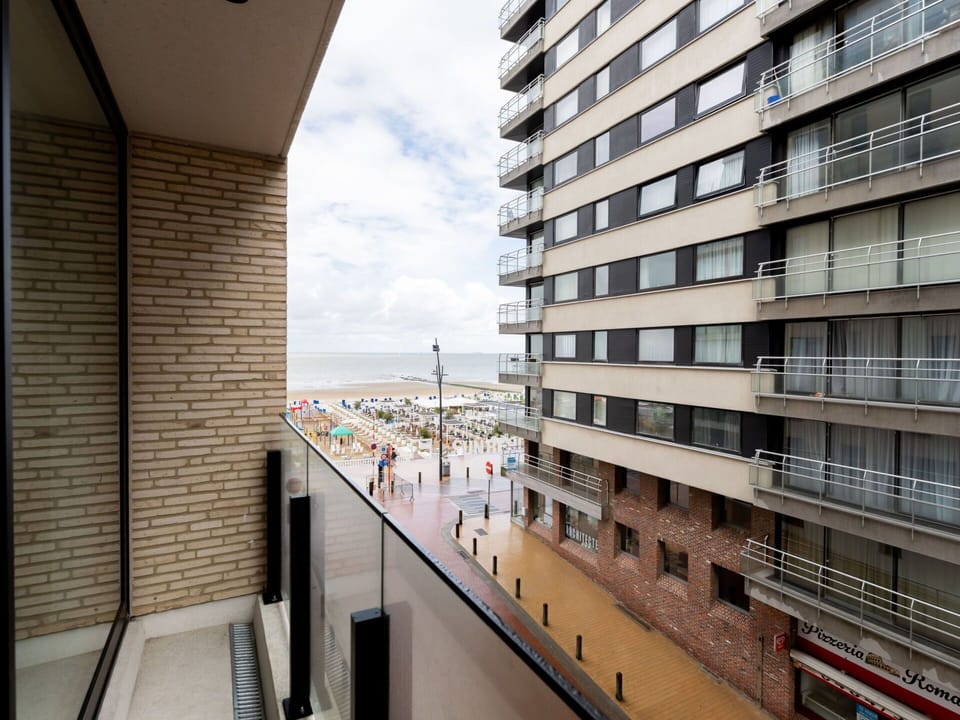 White, Number, Screenshot