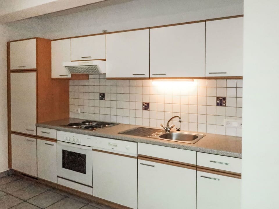 Kitchen, Countertop, Kitchen Sink, Flooring, Kitchen Appliance, Interior Design, Cabinetry, Major Appliance, Sink, Floor