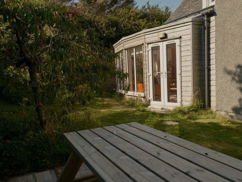 Shrub, Home, Cottage, Outdoor Furniture, Backyard, Garden, Garden Buildings, Chair, Yard, Siding