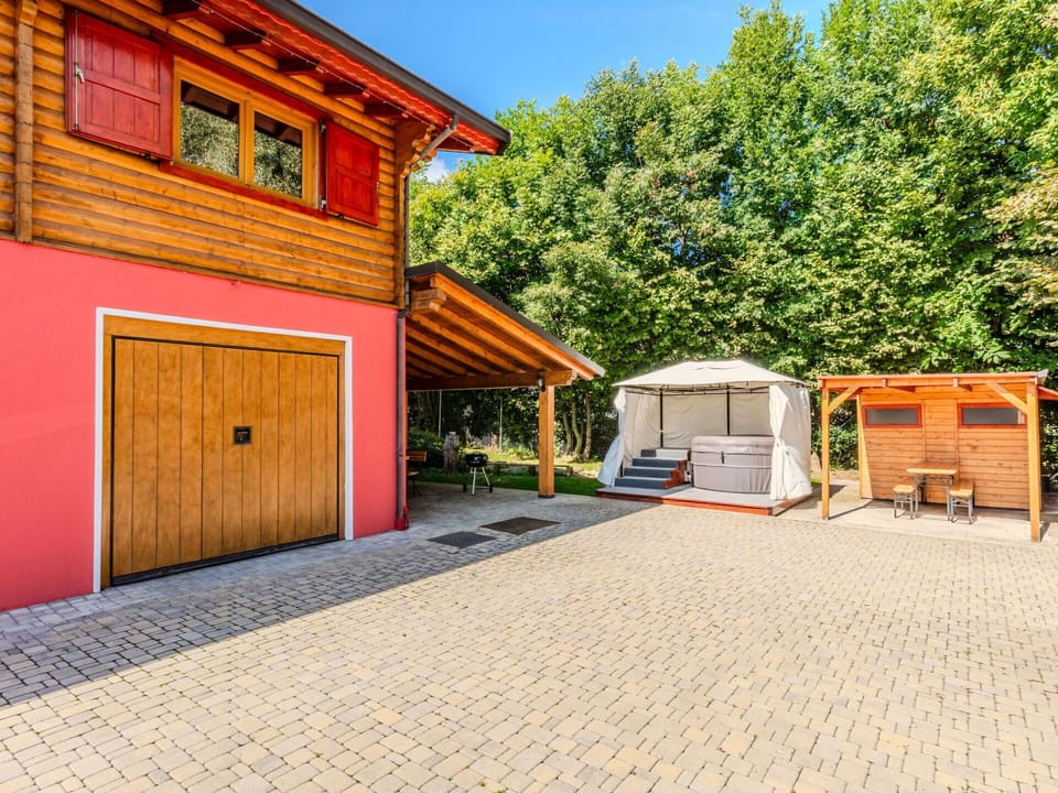 Shade, Garage, Driveway, Design, Yard, Garden Buildings, Shed, Log Cabin, Garage Door, Courtyard