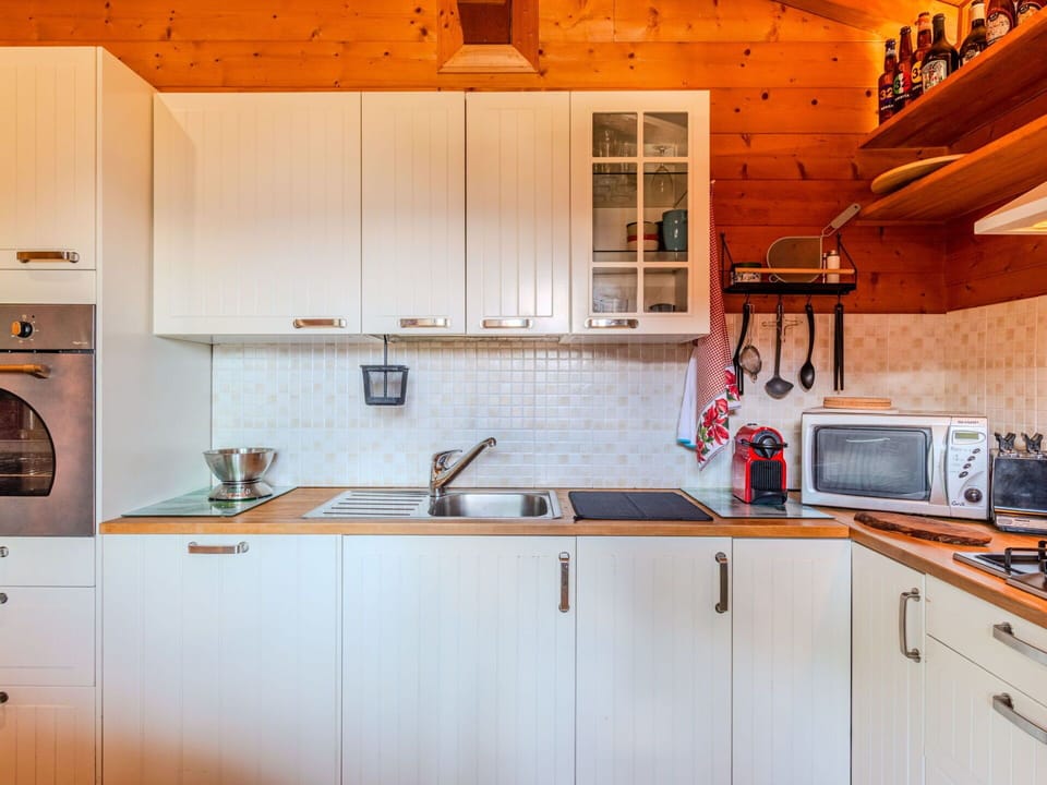 Kitchen, Major Appliance, Wood, Kitchen Appliance, Interior Design, Flooring, Countertop, Floor, Cabinetry, Kitchen Sink