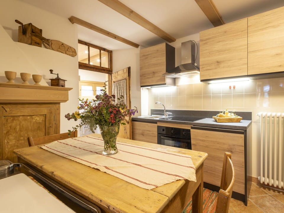 Furniture, Interior Design, Flooring, Wood, Kitchen, Cabinetry, Ceiling, Countertop, Floor, Kitchen & Dining Room Table
