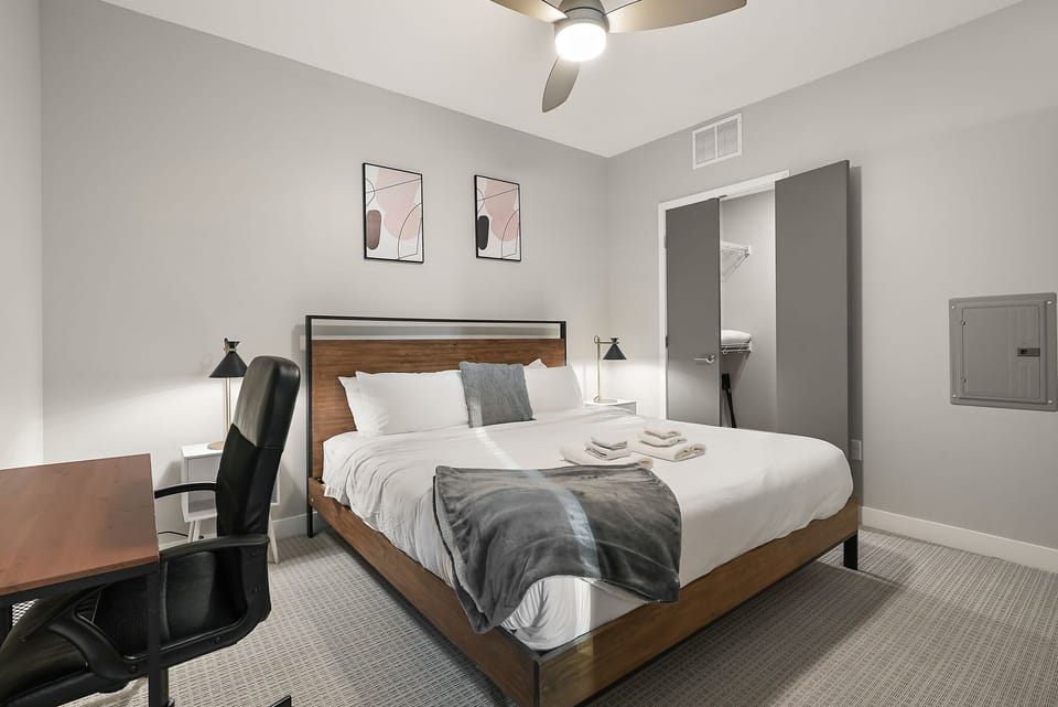 CozySuites Marquee | pool, gym #03