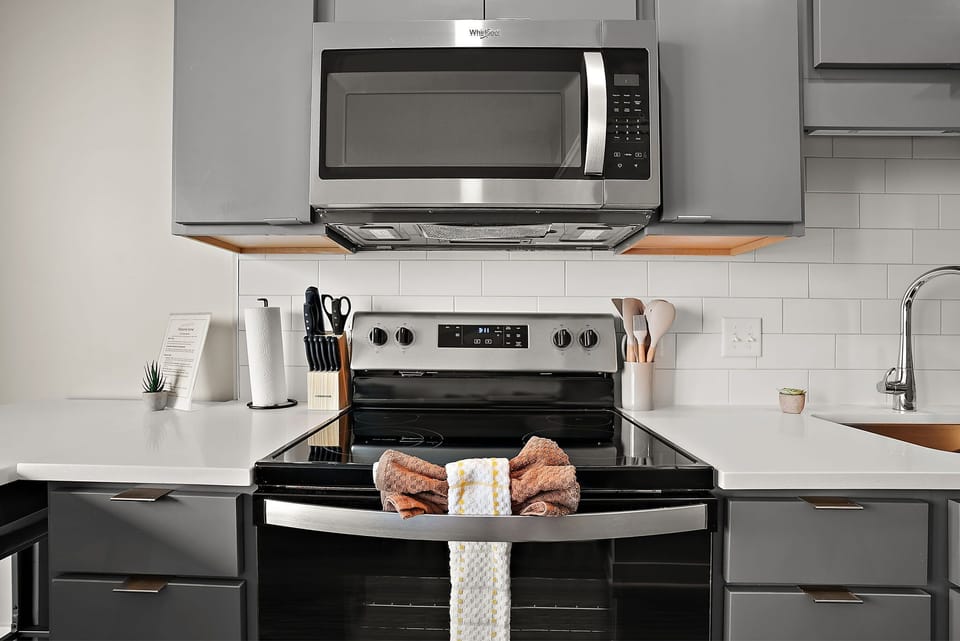 Fully Equippe Kitchen