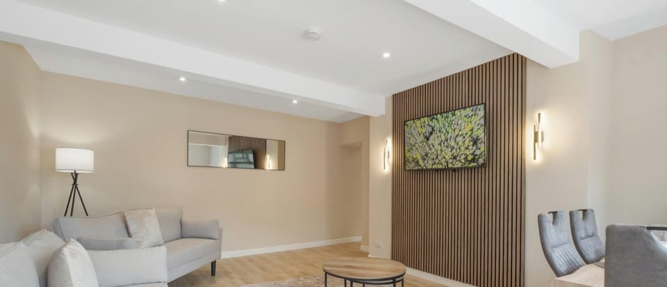 Living Room / Lounge