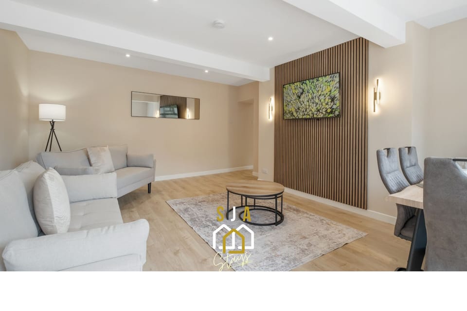 Living Room / Lounge