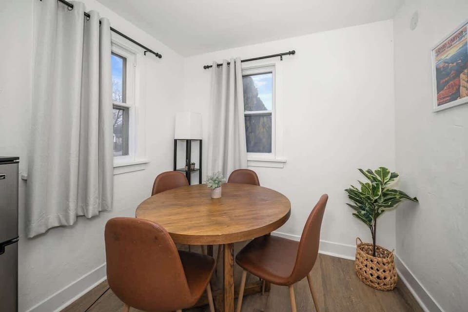 Dining area unit 1