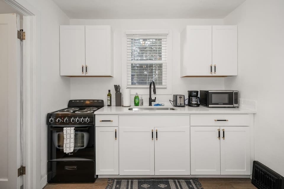 Kitchen in unit 1