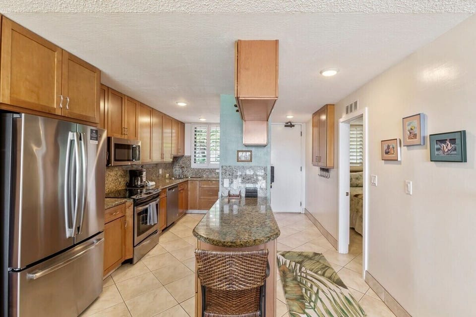 Kanai A Nalu 312 Kitchen