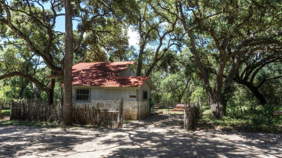 Cottage, House, Tree, Outdoors, Shelter